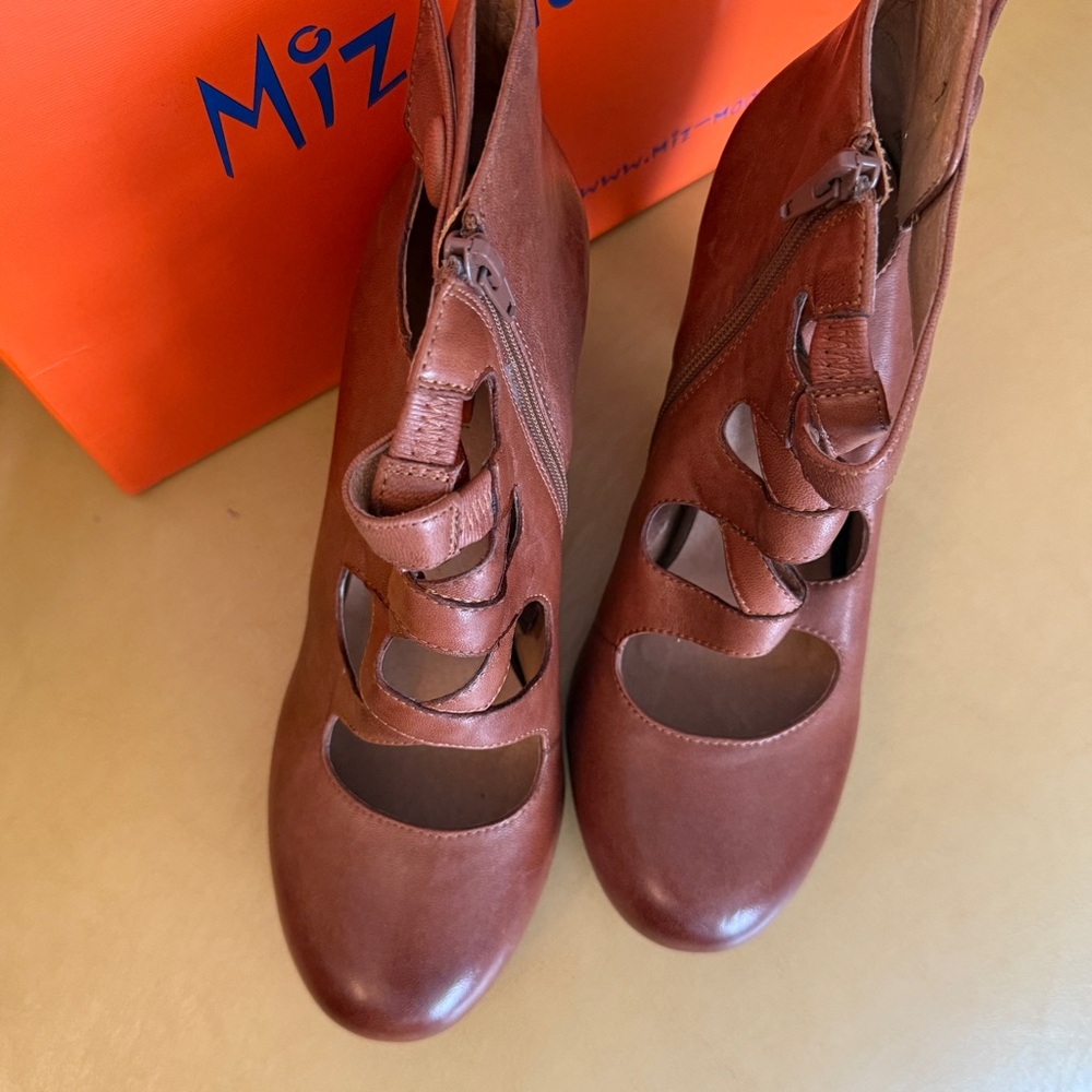 ✨ Miz Mooz Tillman Cutout Heel Booties — Whiskey Brown Pumps — Size 9 — NEW ✨ - Picture 6 of 10
